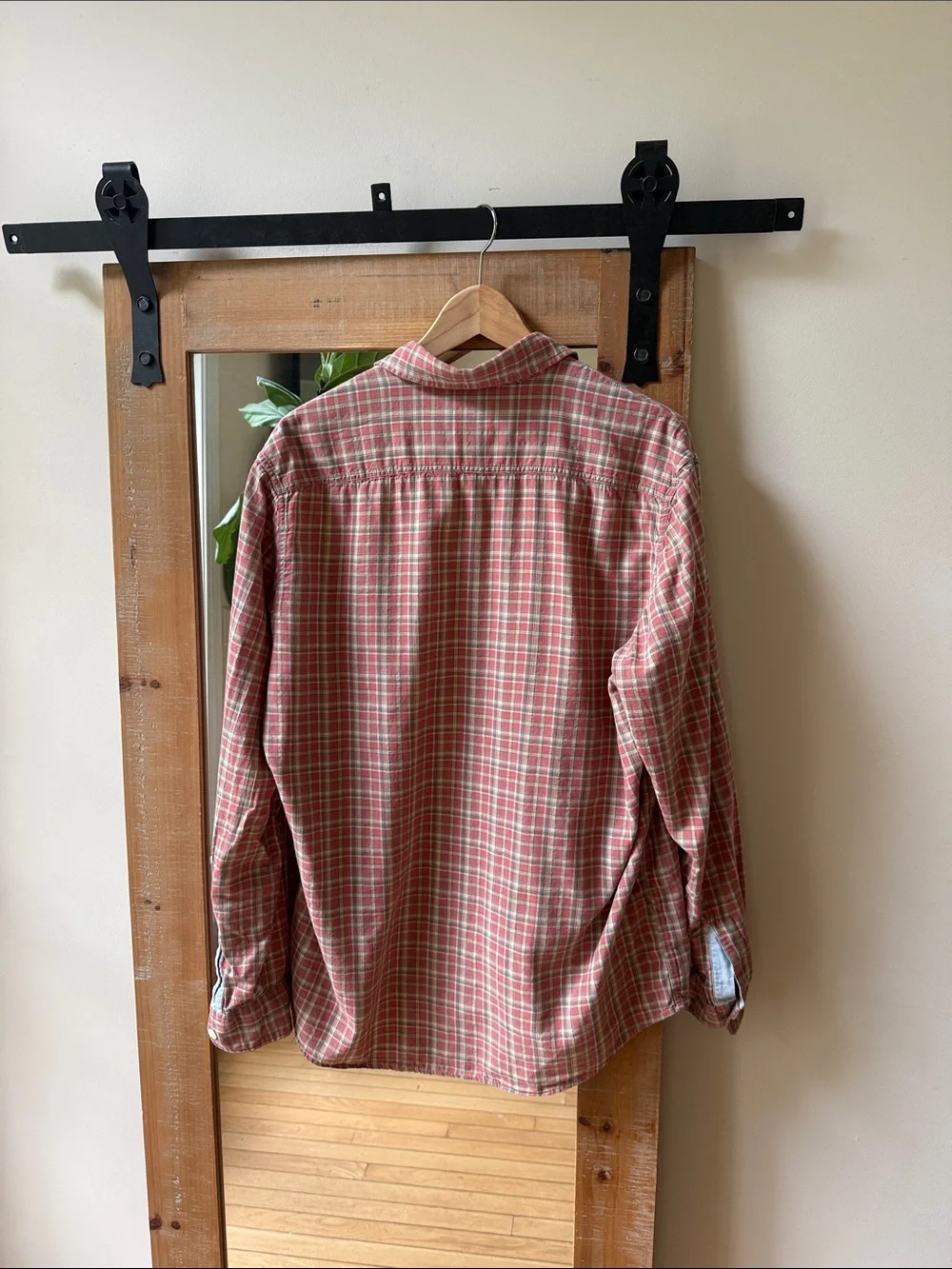 Faherty Organic Cotton Button up Shirt Size L - Picture 5 of 6